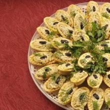 Cum se prepară salate delicioase pentru masa de nuntă: rețete